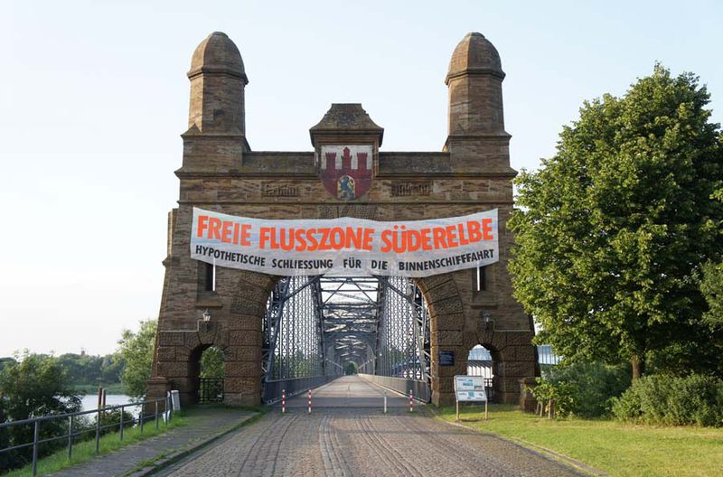 File:Elbbruecke 03 72 900.jpg