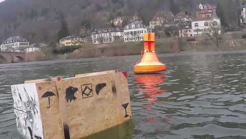 File:8 Florian-Huettner Bilderkiste-Suederelbe Neckar still 2016 1100.jpg