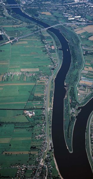 File:Freie Flusszone Suederelbe von Osten.jpg